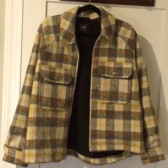 GAP Jackets & Blazers - GAP Cropped cuffed shirt jacket